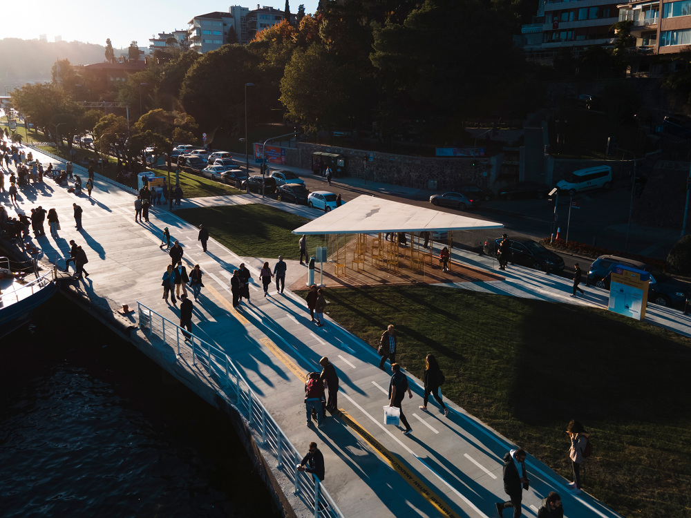 阿希扬候机（车）室

注：Aşiyan可能是特定的人名、地名等专有名词，由于缺乏更多背景信息，这里直接音译如果它在特定语境中有固定的中文译法，需根据实际情况调整 丨土耳其伊斯坦布尔-14