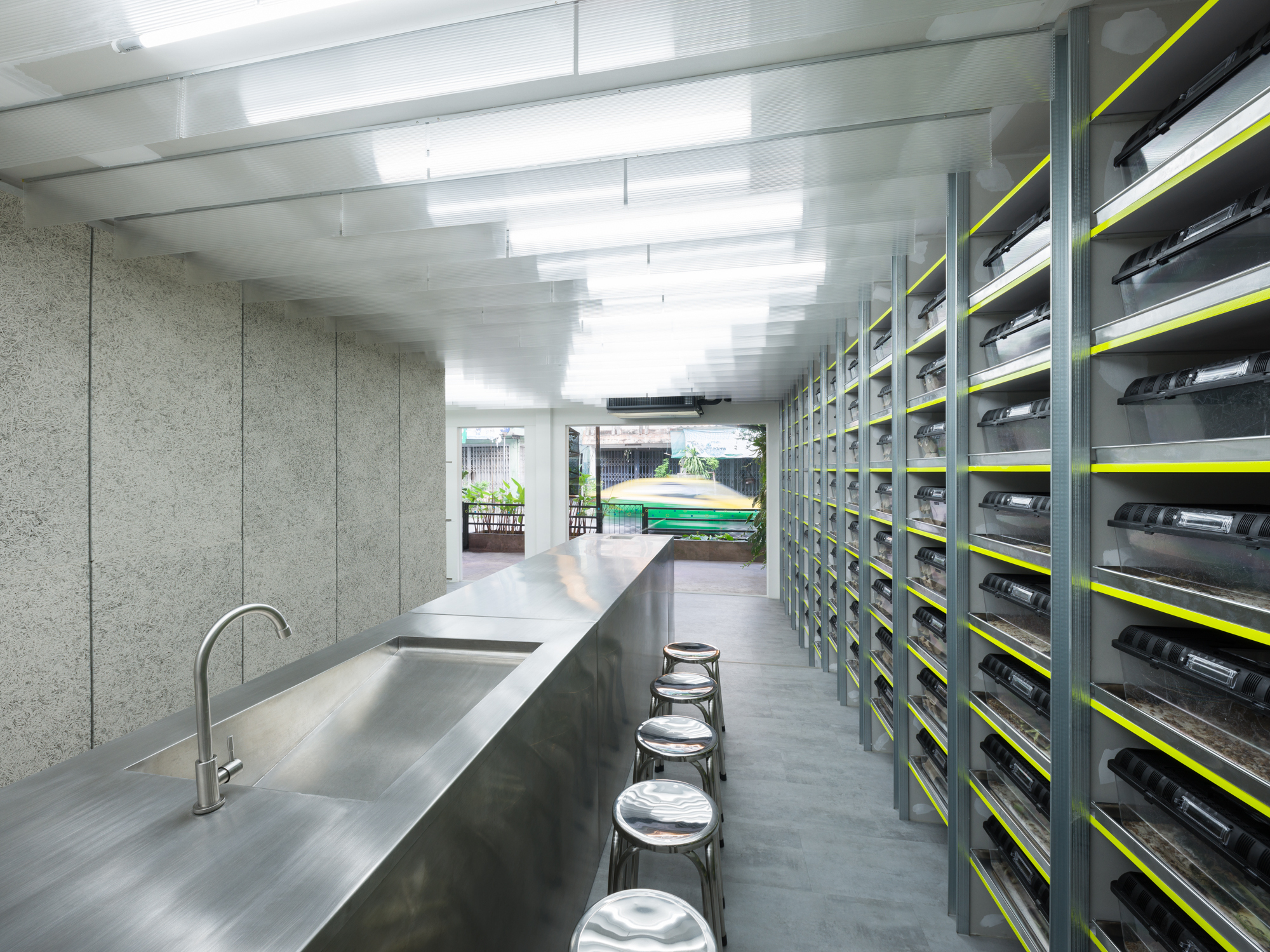 Exofood Retail and Lab / space+craft-11