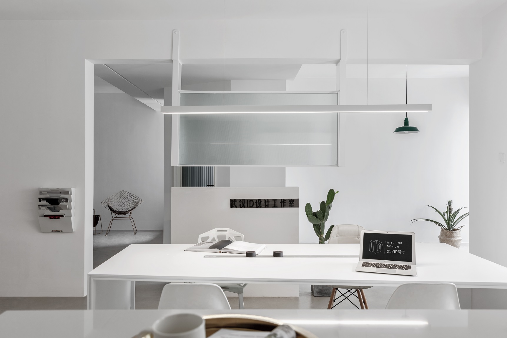 白纸金沙泊岸,极简风格的商业空间设计-0