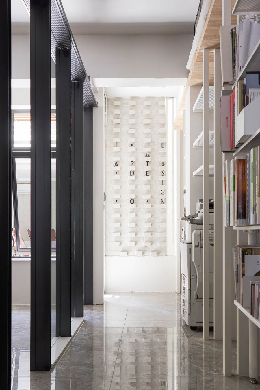 延伸盎然綠意，打理像在公園裡工作般的辦公風景：「亞圖設計」想居二弄 — Hey!Cheese-9