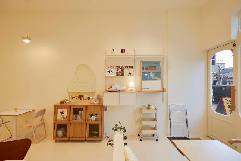 温馨 12 坪咖啡厅，体验亲子互动的美好时光-11