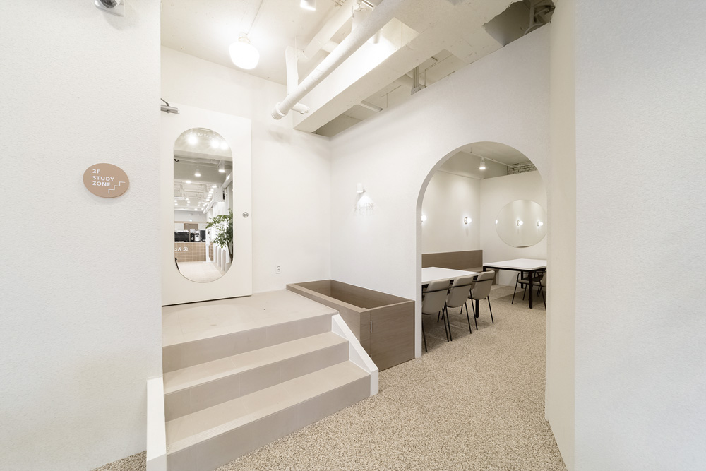 240 平现代白色&木质咖啡厅设计-15