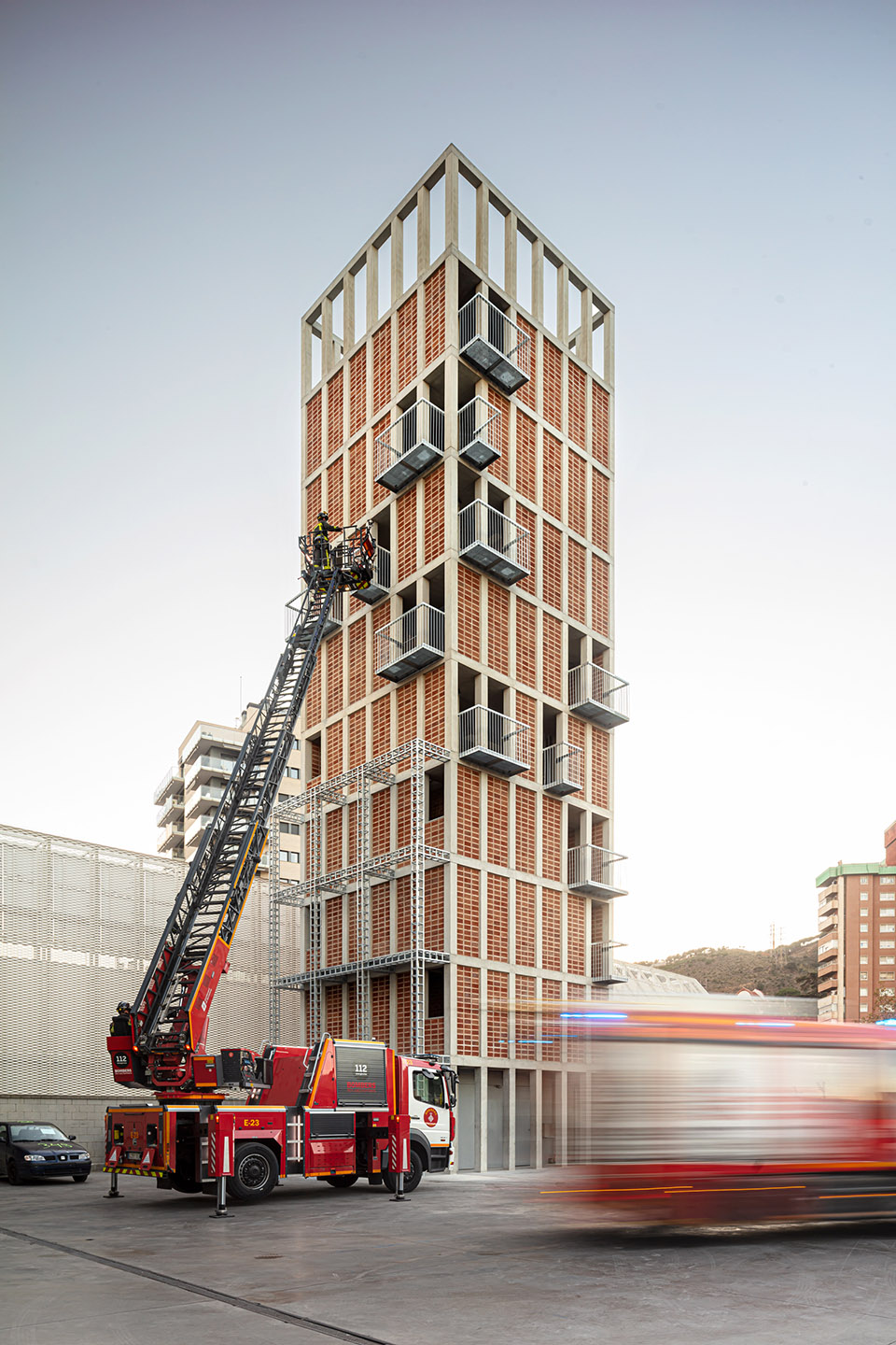 Vall d’Hebron 消防训练塔丨西班牙巴塞罗那丨Carles Enrich Studio-22