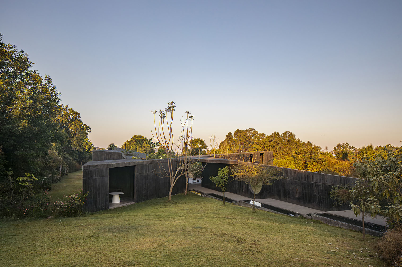 黑色住宅丨墨西哥丨TAC Taller Alberto Calleja-17