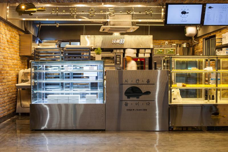 13 坪小空间大变样，首尔江南区个性饼干店设计-7