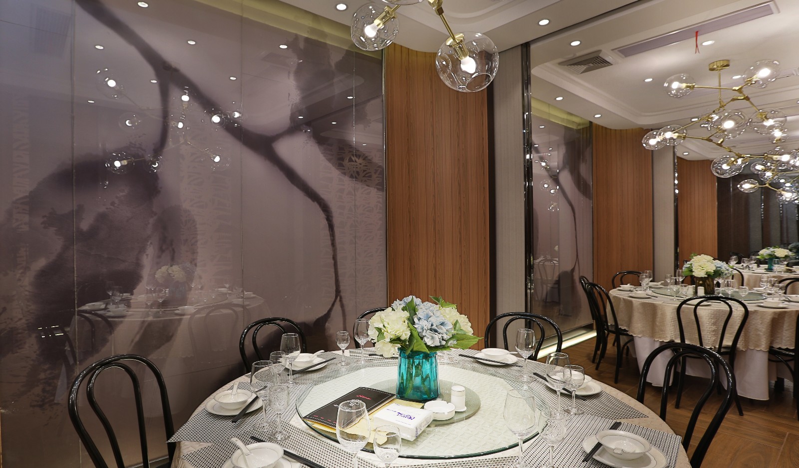 IDDW 道伟设计 | “灰度”巴黎中餐厅,简约工业风融合巴黎元素-10