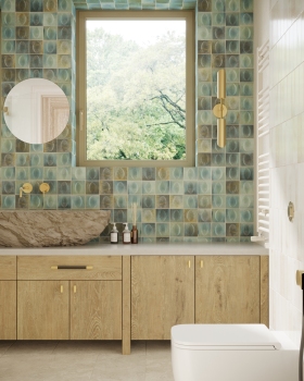 小意大利（厕所 1）

注：这里wc通常是water closet的缩写，意为厕所由于缺乏更多背景信息，只能按照常见理解进行翻译 丨Ksenya Butsa