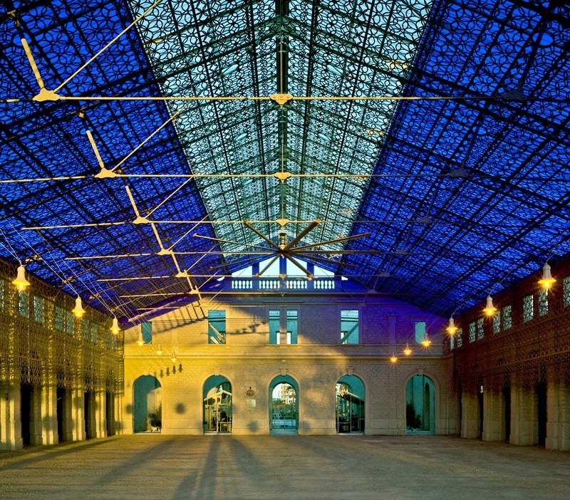 旧车站焕新颜,地中海风格融入总部设计-2