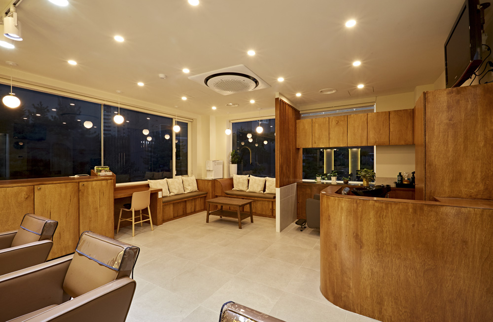 照明点缀的 10 坪个性美妆空间-6