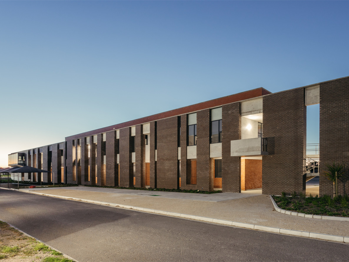 南非污水处理厂控制中心和鼓风机房综合体丨SALT Architects-4