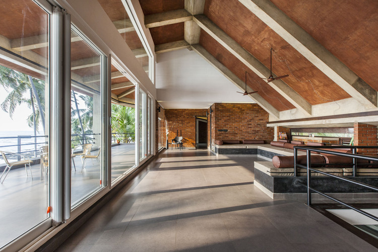 印度卡利库特 Elathur 海滩混凝土住宅-21