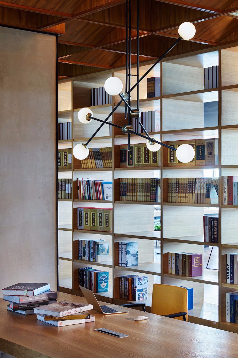 回归本质的图书馆式办公空间-22