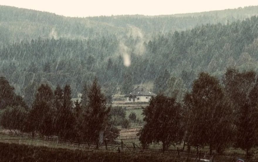 重庆融创文旅城曲水风和销售中心——山城江城,看山听雨-5