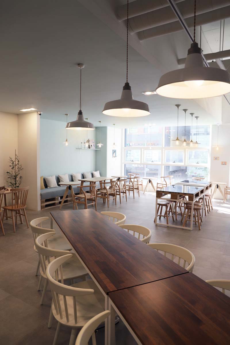 30 坪舒适氛围的咖啡馆设计-21