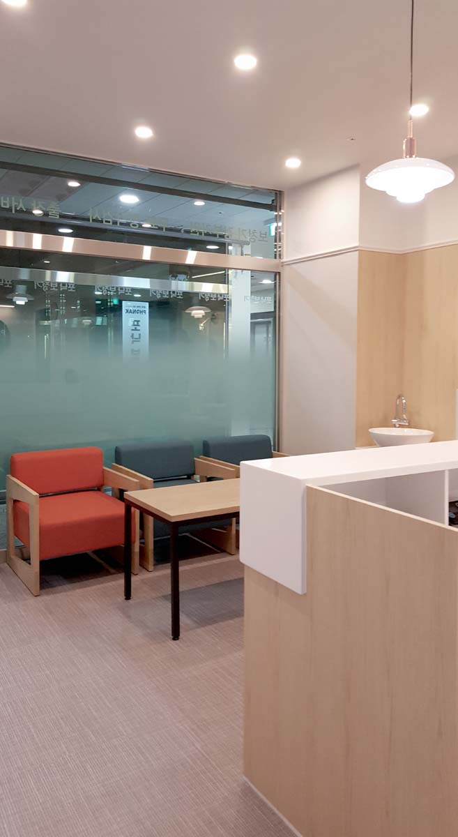 极简白调的清新空气中心-4