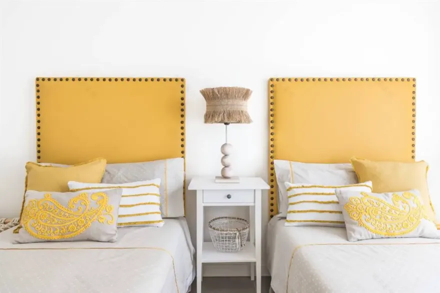 西班牙 Costa Brava 蓝色假期双层公寓,设计师 Eva Mesa 的完美杰作-13