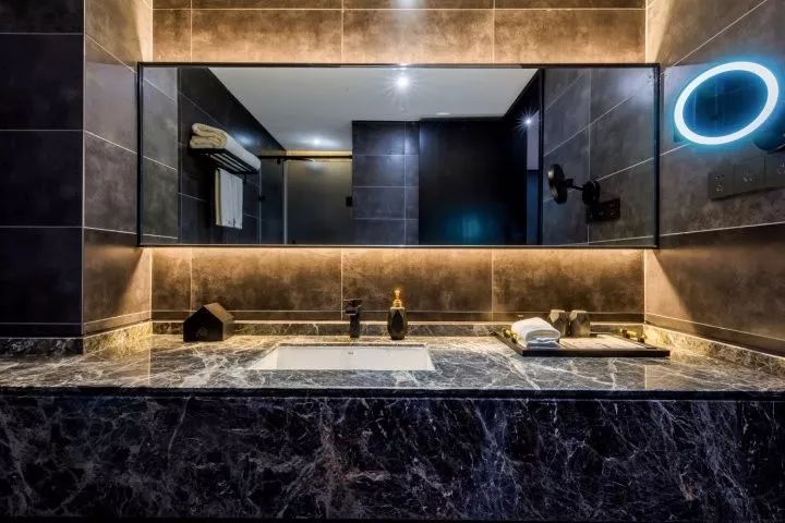 西安合宿酒店 | 红陀螺里的穿越时空艺术之旅-52