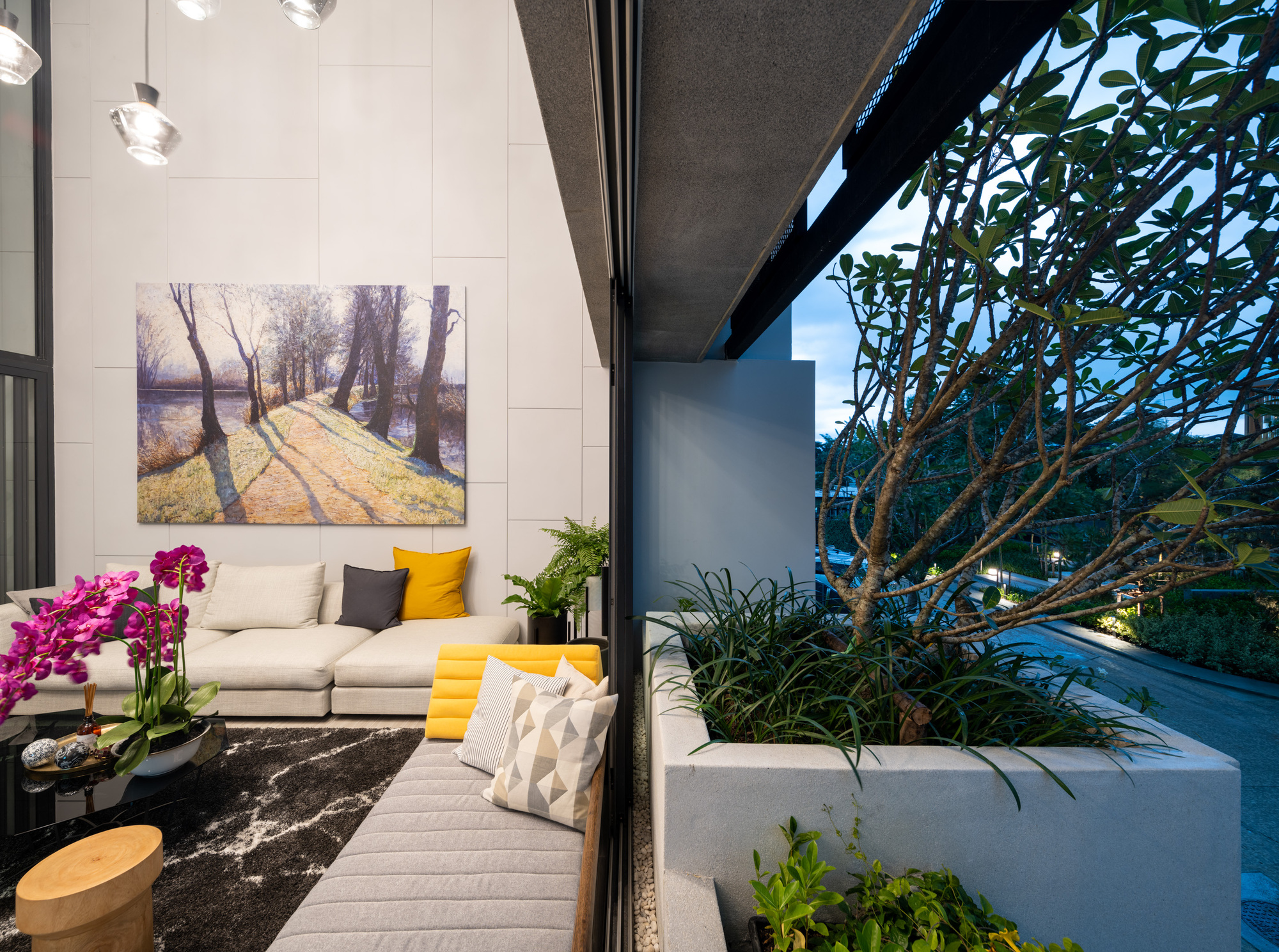 Courtyard Pattanakarn Residence / baan puripuri-47