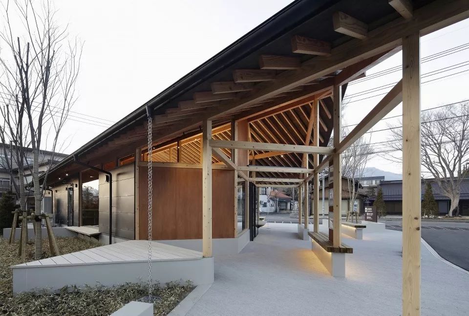 日本山中湖村“微型公共网络”游客中心-11