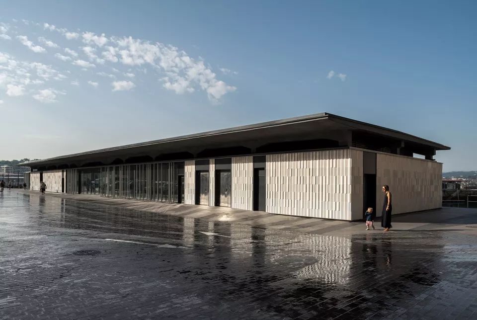 重塑经典,圣塞巴斯蒂安港口渔亭焕新颜-0