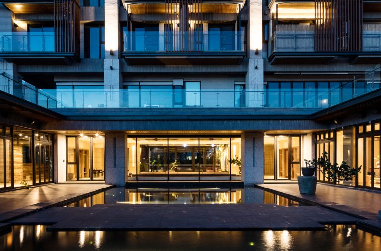 洗鍊建築表層下所蘊涵的古典況味—凌波揚水岸集合住宅高層建築的延伸閱讀 - WEHOUSE-8