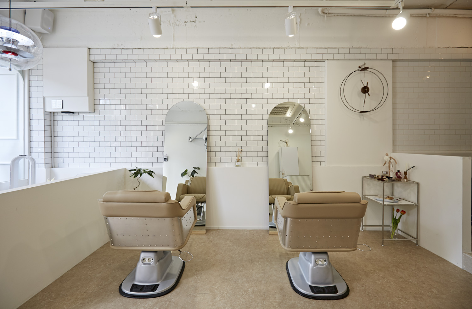 简约白调 12 坪美容室设计-9