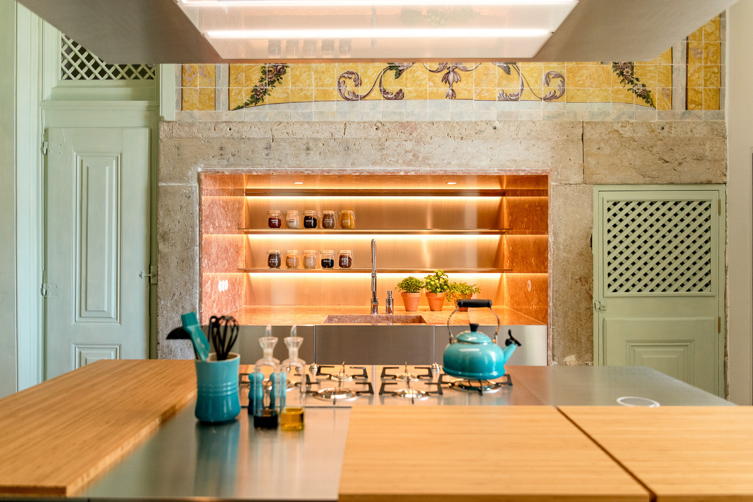 里斯本 18 世纪建筑遗产公寓的现代改造-23