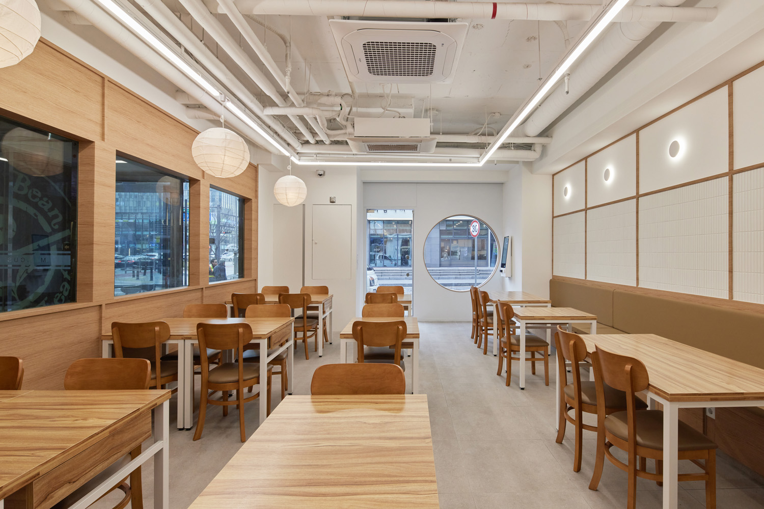 白色与木质，打造 16 平米简约舒适的小型家居空间-8