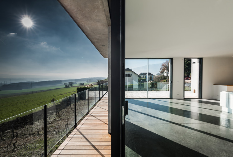 融合自然景观的法国边境住宅-15