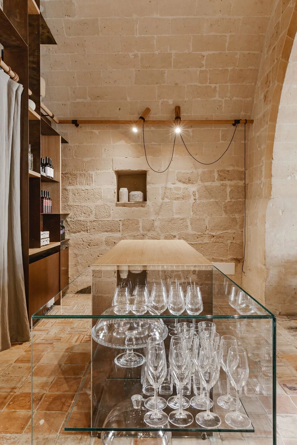 意大利古老城市中的现代早餐沙龙-35