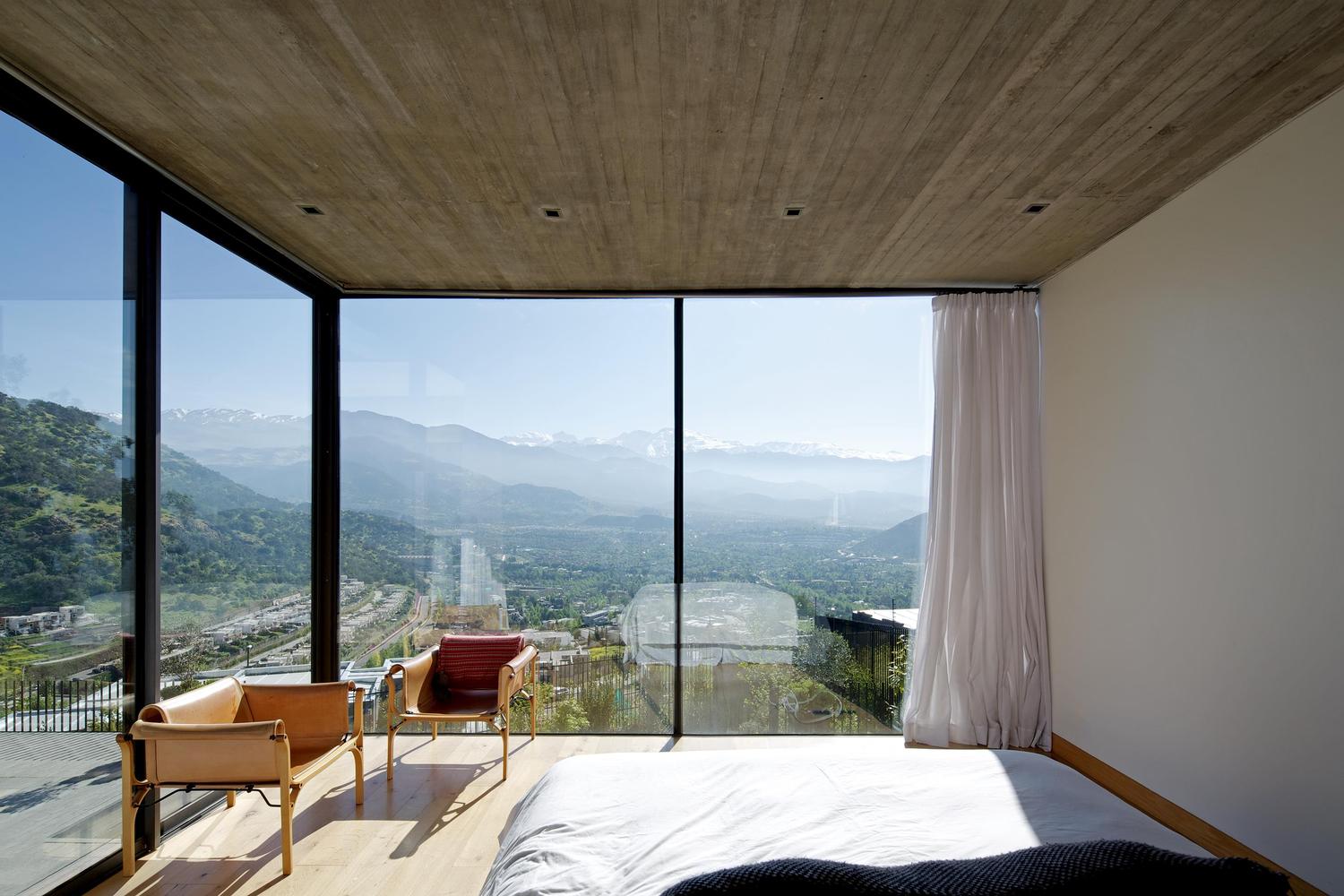 智利 PF House 丘陵景观中的宜居设计-12