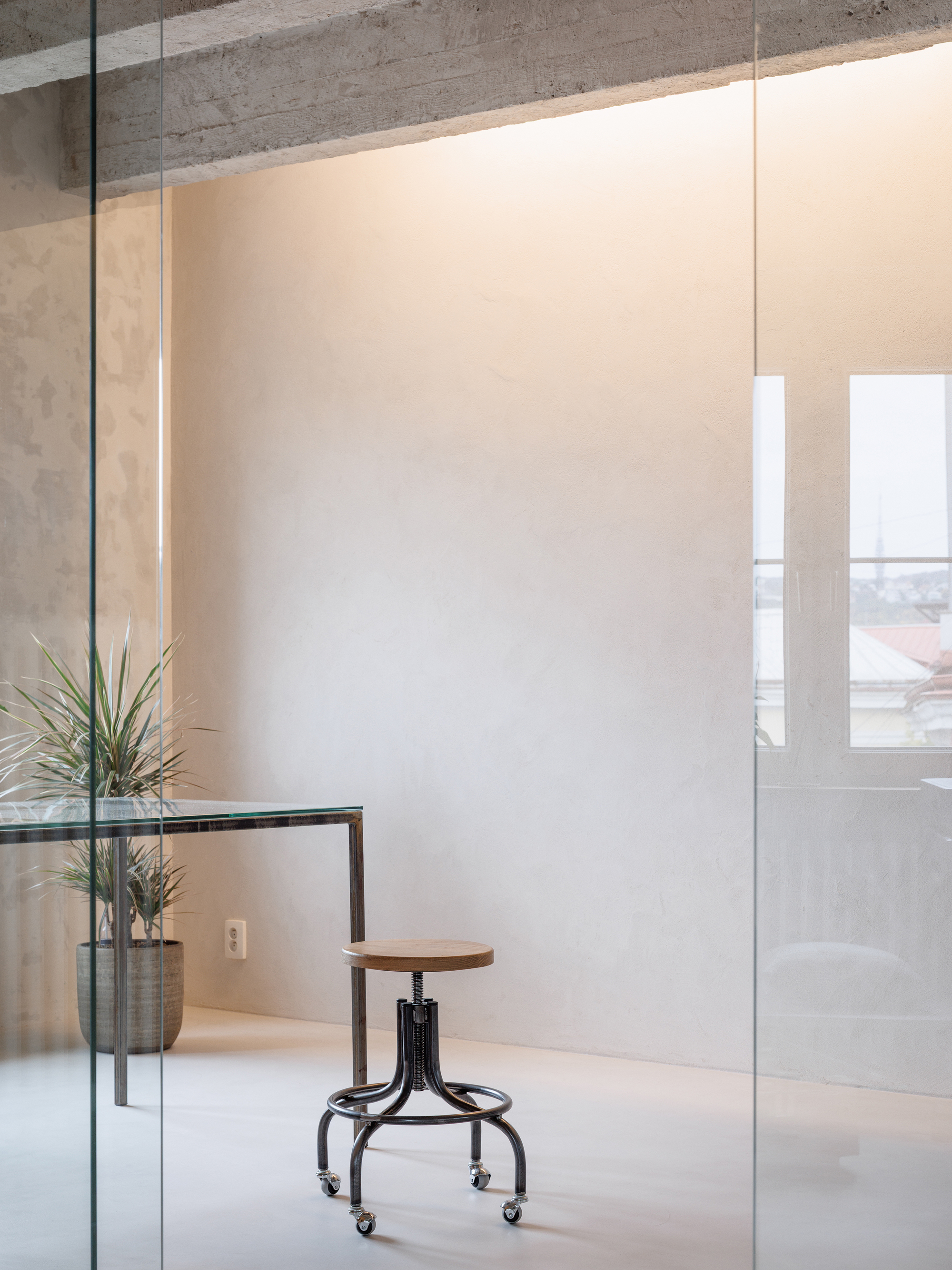 Apartment Conversion into a Creative Studio / alchitekt-34