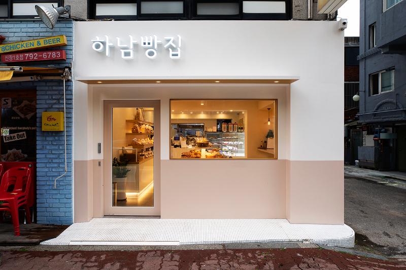 简约白调的面包店设计-2