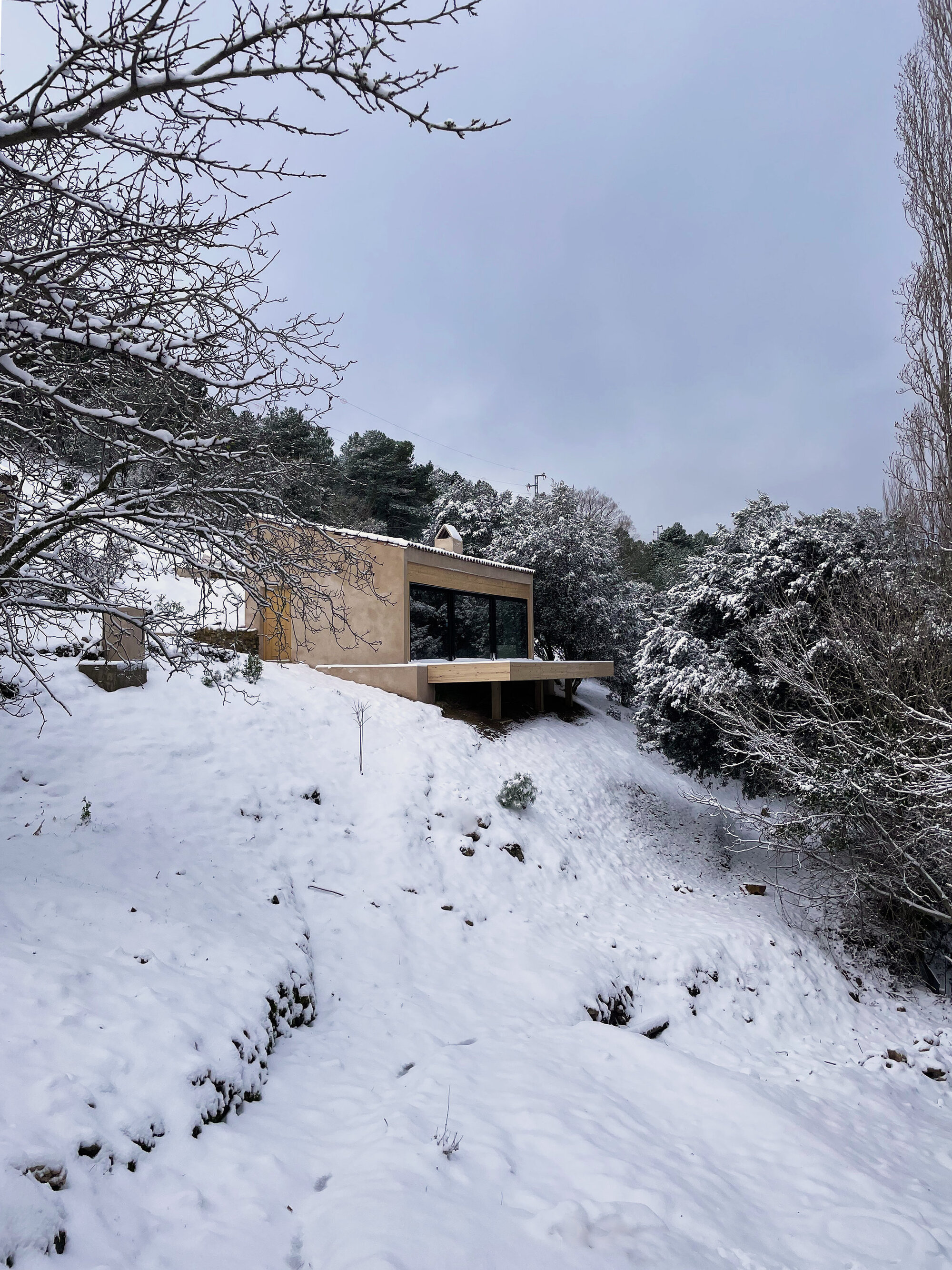 Experimental Shelter in the Sierra de Segura / SANTZO arquitectos-27