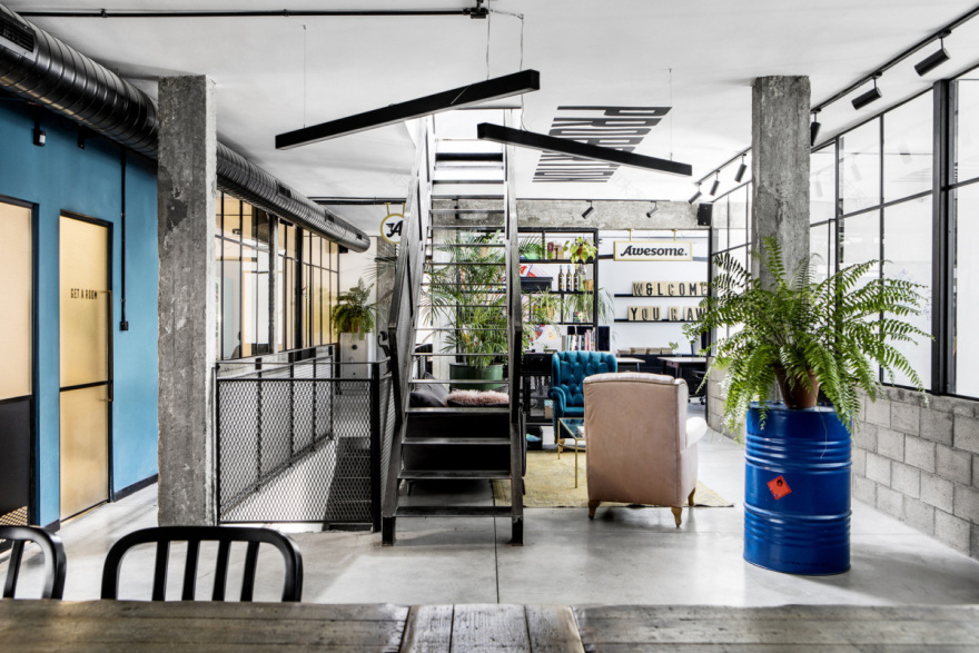 工业风中的温暖灵魂 | 探访 Awesome TLV 特拉维夫办公室-13
