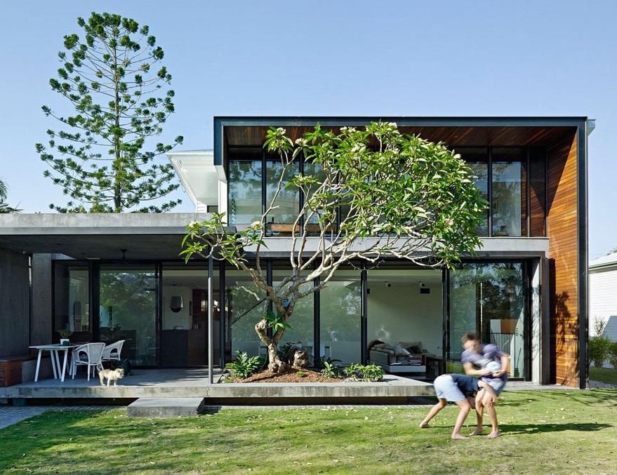 Queenslander House Upgraded to Accommodate a Growing Family-0