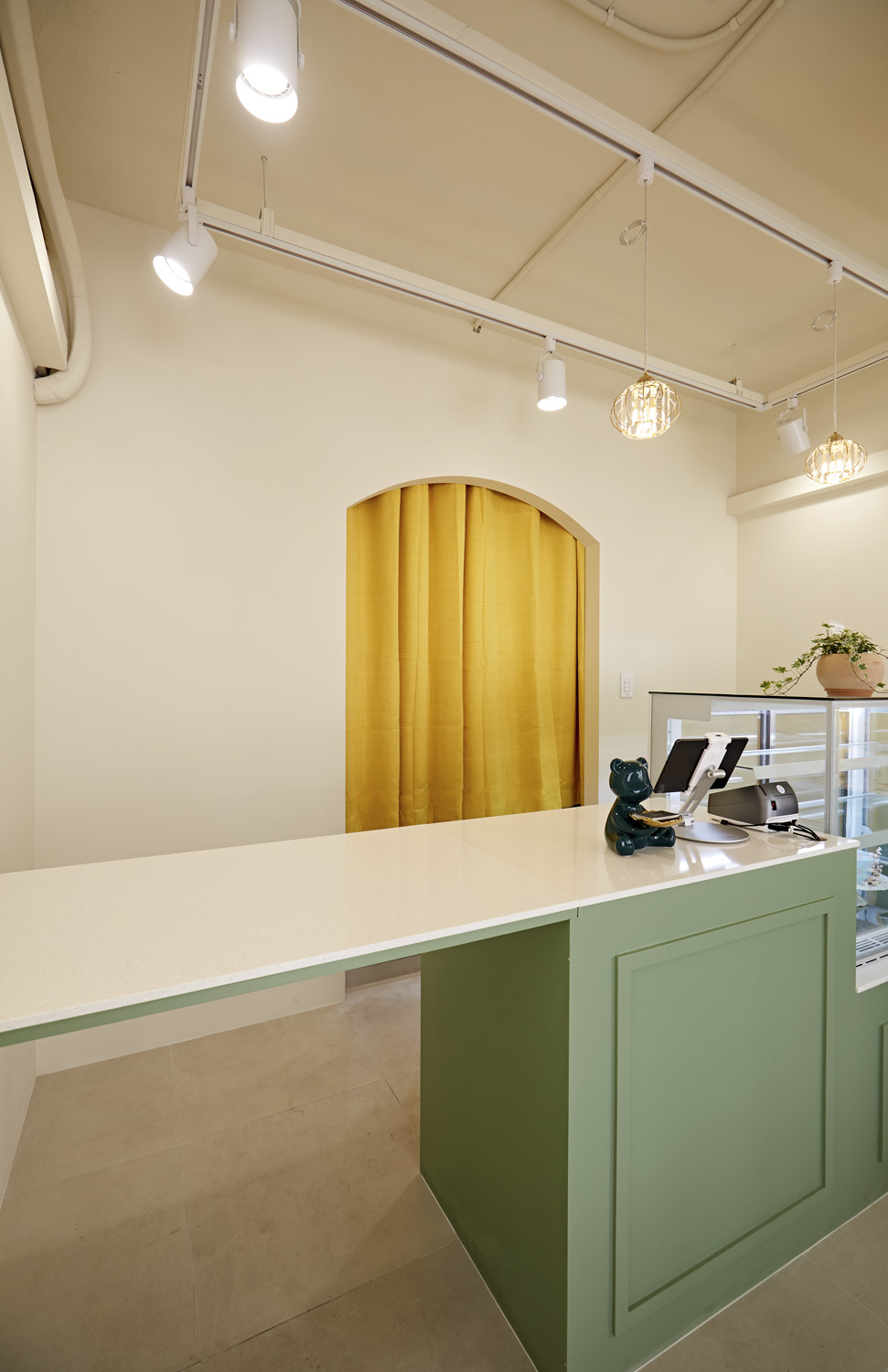 12 平米可爱蛋糕店，专业室内设计打造温馨空间-10