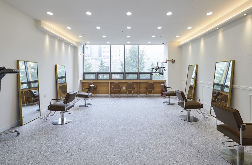 简约优雅的 24 平米美容室设计-4