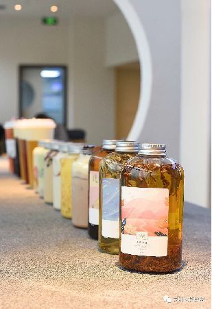 张苏遇 | 欧包与茶饮的复合饮品店的设计魅力-13