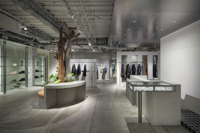 大阪特别之家

注：MAISON常见于法语，意为房屋、家宅 ，这里结合实际可能是指类似特色店铺、特别住所之类表意，SPECIAL是特别的 ，OSAKA是大阪 ，综合起来给出上述翻译，具体还需根据实际场景明确其确切含义 丨日本大阪丨AtMa inc.-23