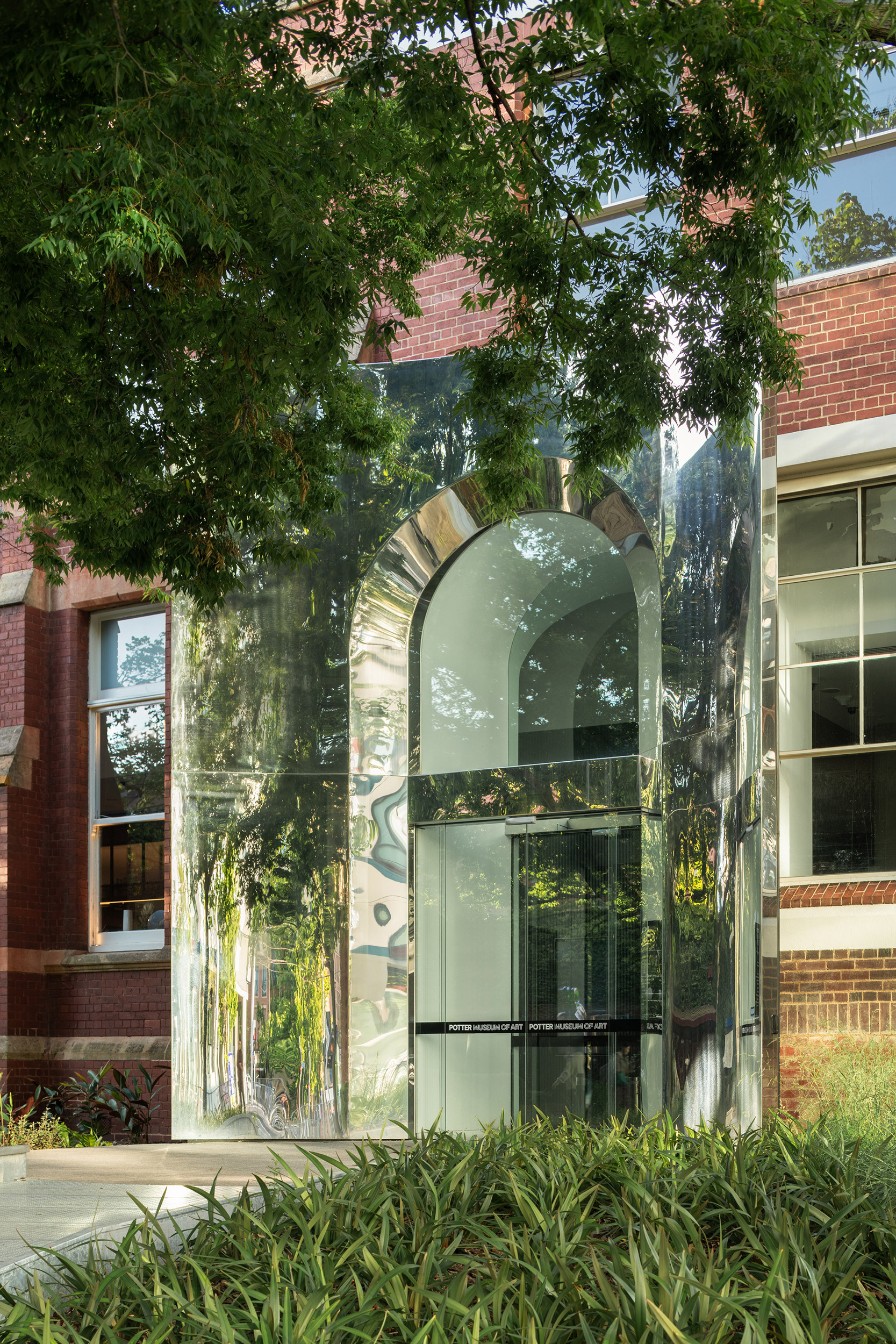 Potter Museum of Art / Wood Marsh-7