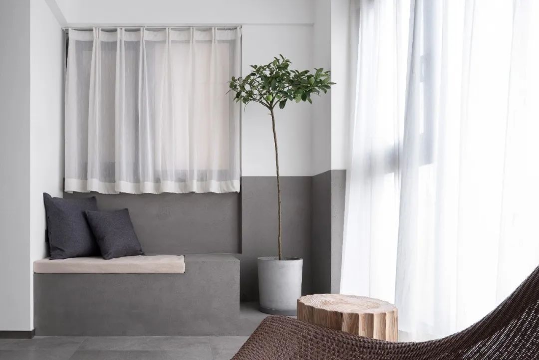 黑白基调,打造隔绝纷扰的年轻夫妻新居-46