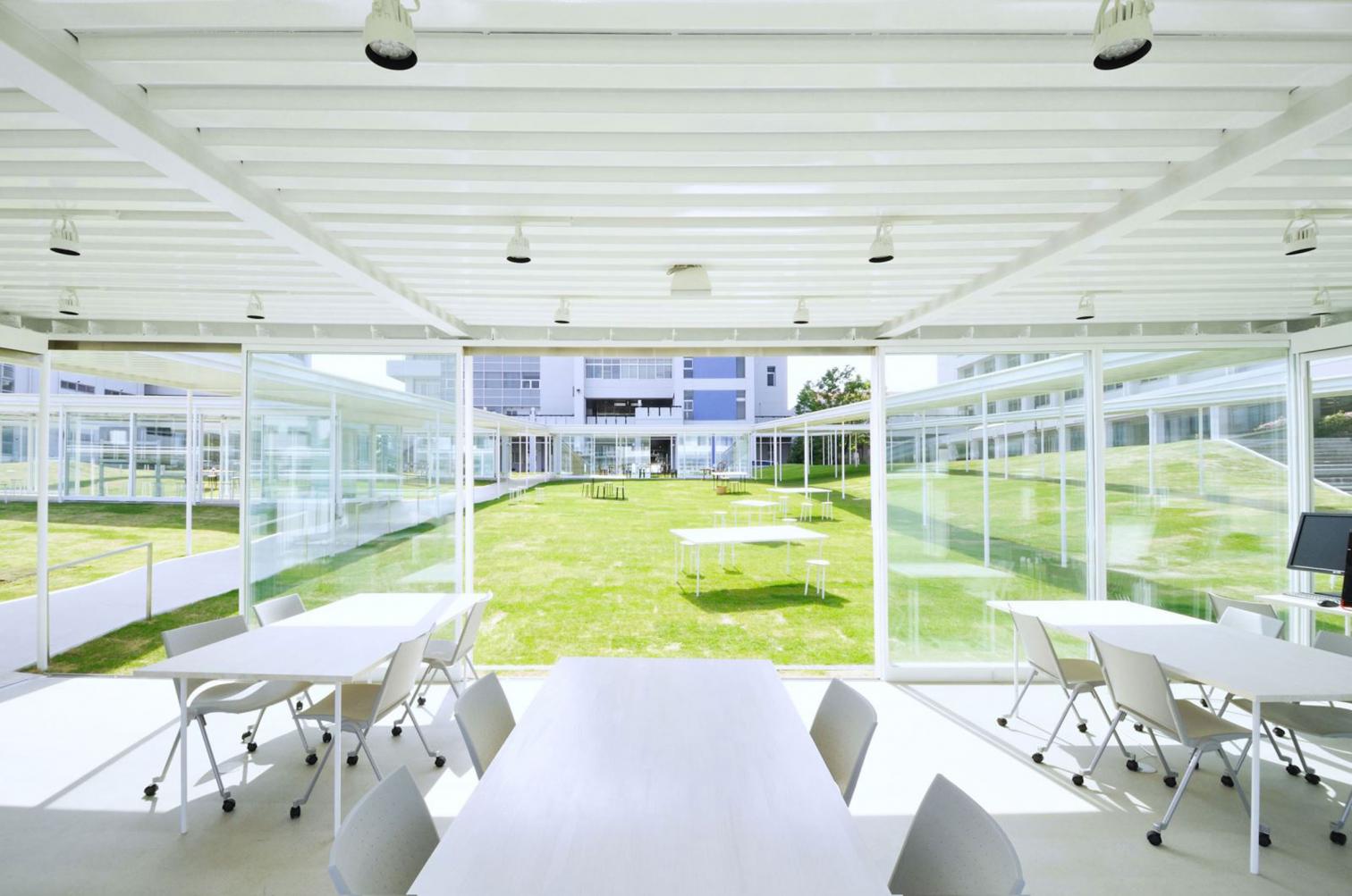 大学校园扩建 | 单层钢构，内外互通的开放空间-9