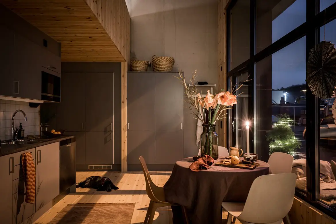 北欧暖冬 | 瑞典木质公寓圣诞装饰-6