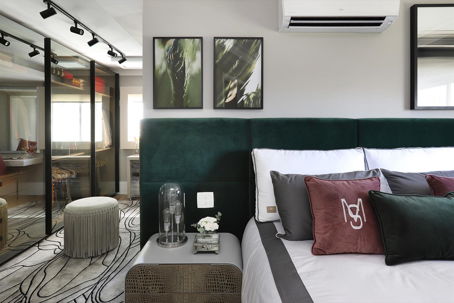 Mari Saad 的木质玻璃衣橱设计 | 宽敞明亮，组织性强-1