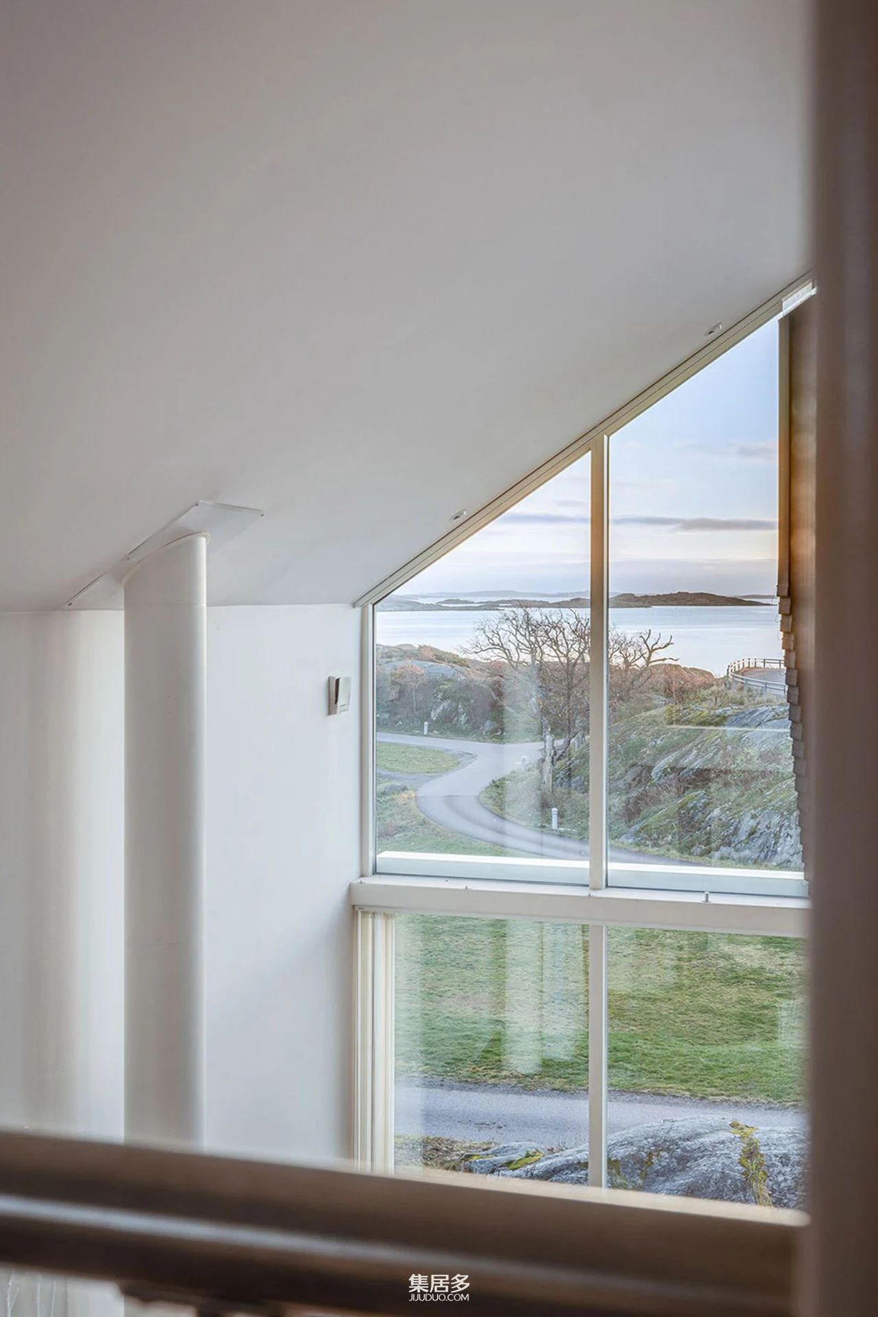 瑞典现代山地别墅-28