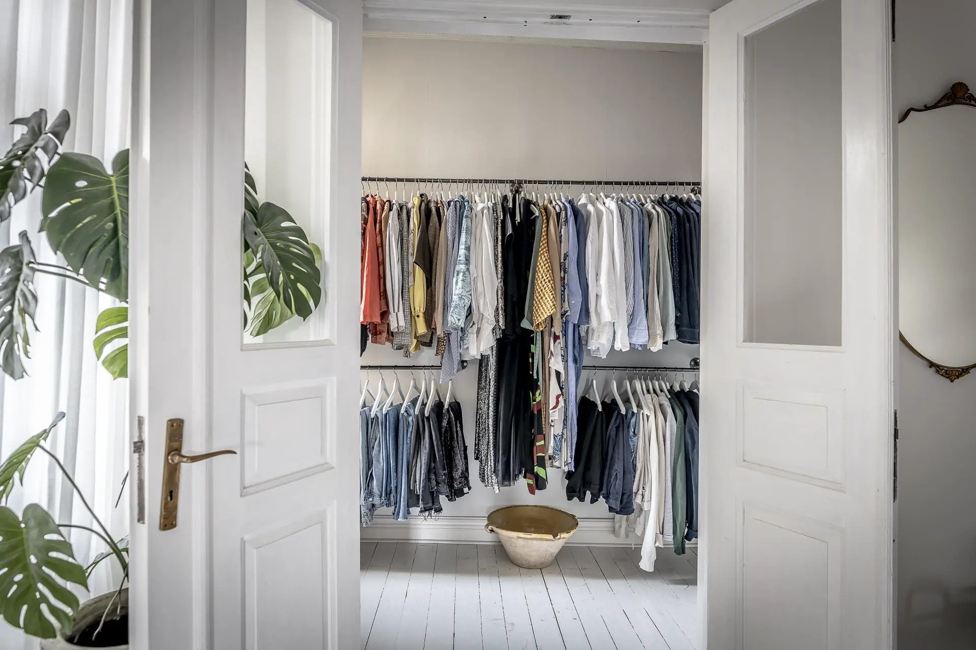 瑞典极简白色公寓，完美融合复古与现代元素-16