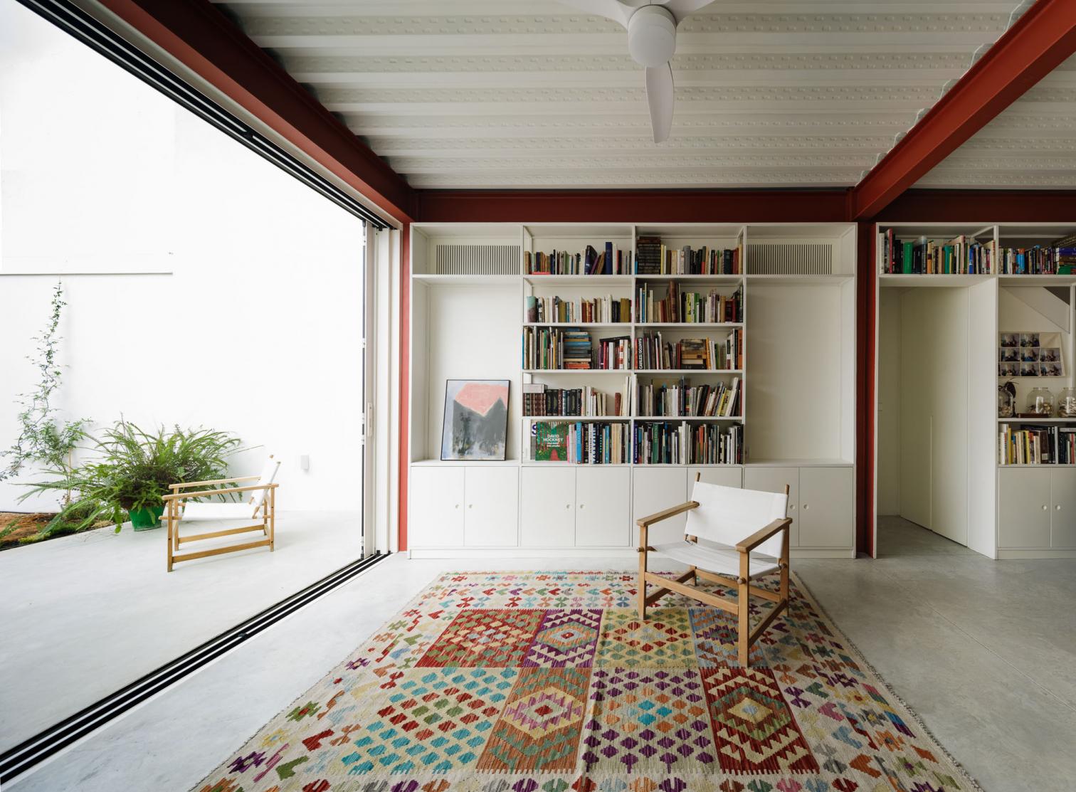 西班牙 Sevilla 的九柱庭院住宅设计-11