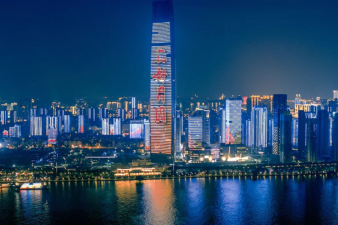 武汉绿地中心 | 长江巨幕下的室内设计盛宴-3