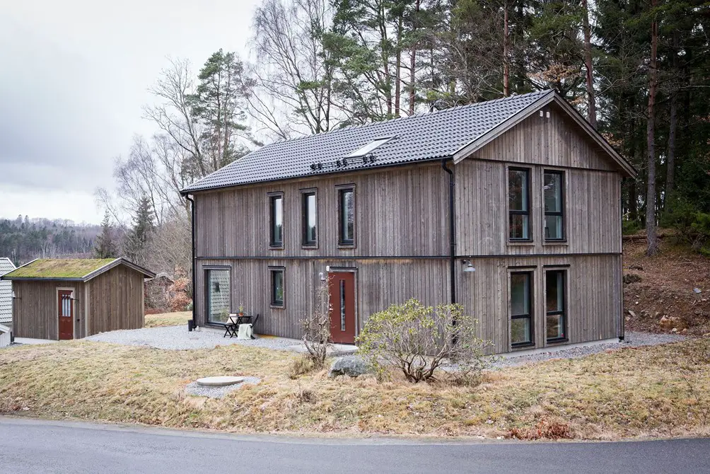 深色调木质大宅，演绎同色系搭配魅力-37